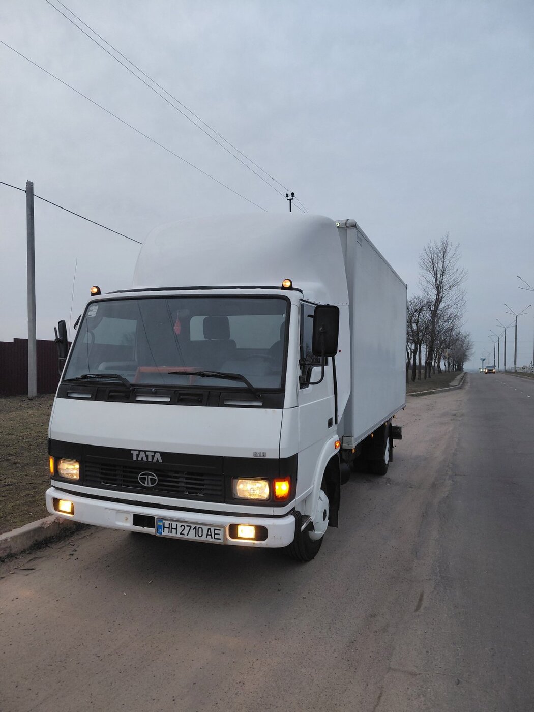 Фургон TATA — вивіз старих меблів